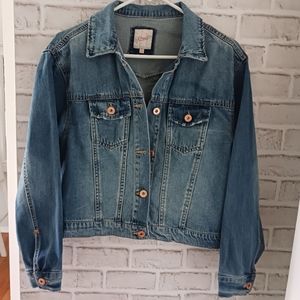 Candie's • Women's Relaxed Distressed  Denim Trucker Jean Jacket